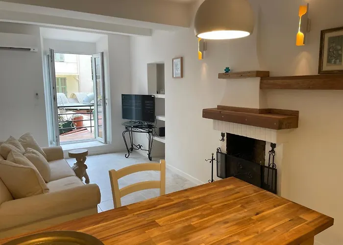 Summerhouse 2 Bed Quiet Old Nice Balcony100M Beach