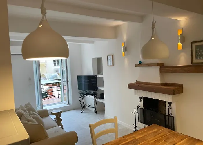 Summerhouse 2 Bed Quiet Old Nice Balcony100M Beach